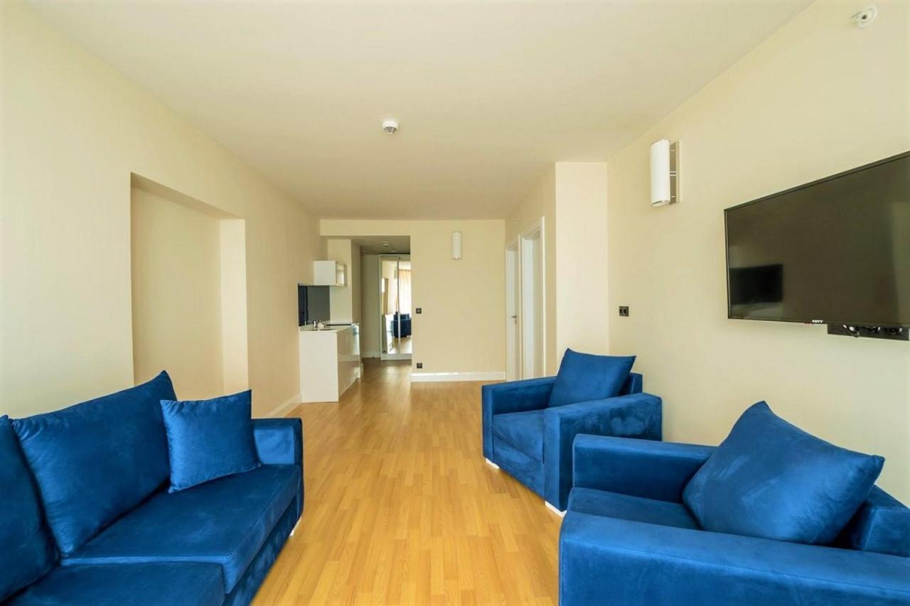 Batumi Beach Side & Sea View Aparthotel Buitenkant foto